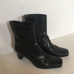 Michelle D Square Toe Boots - 8